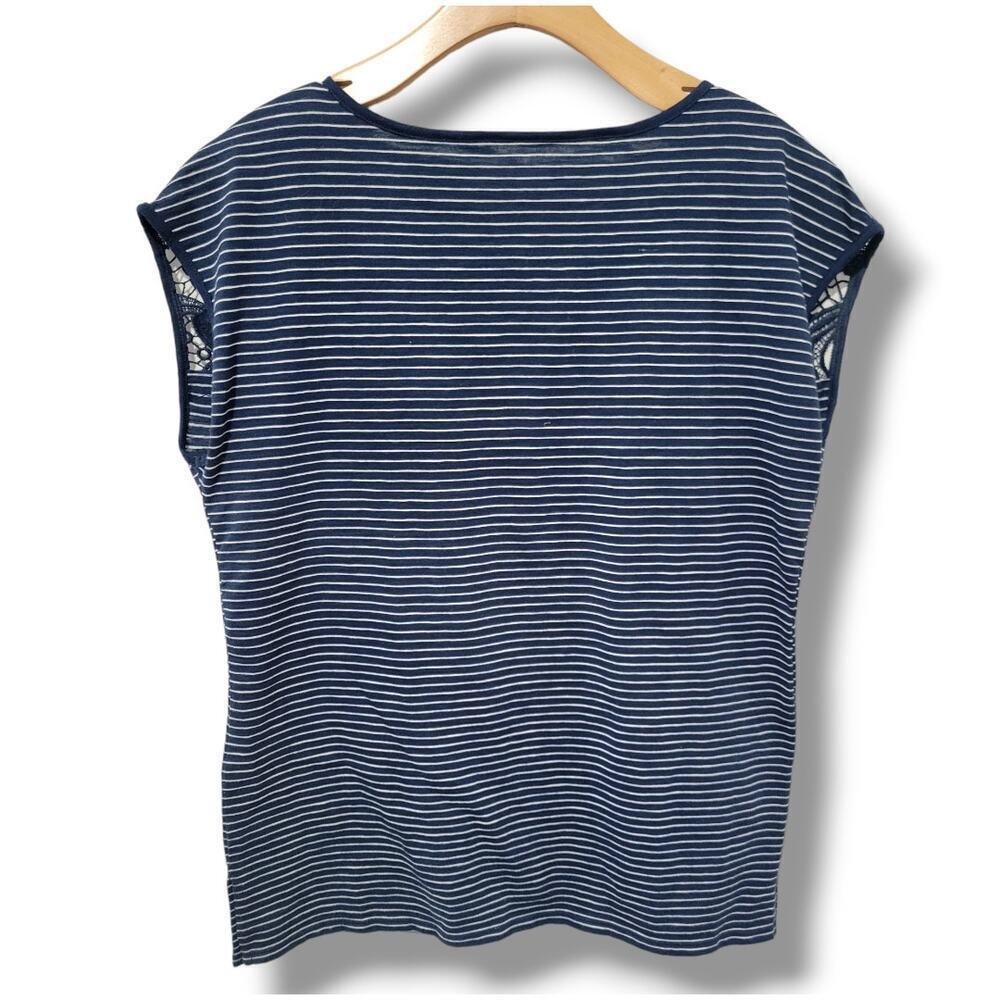 St. John’s Bay Women’s Blue Striped Lace Detail Sleeveless Top Sz Medium - Picture 5 of 8